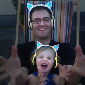 Rechargable Stereo Flashing Glowing Cat Ear Headphone