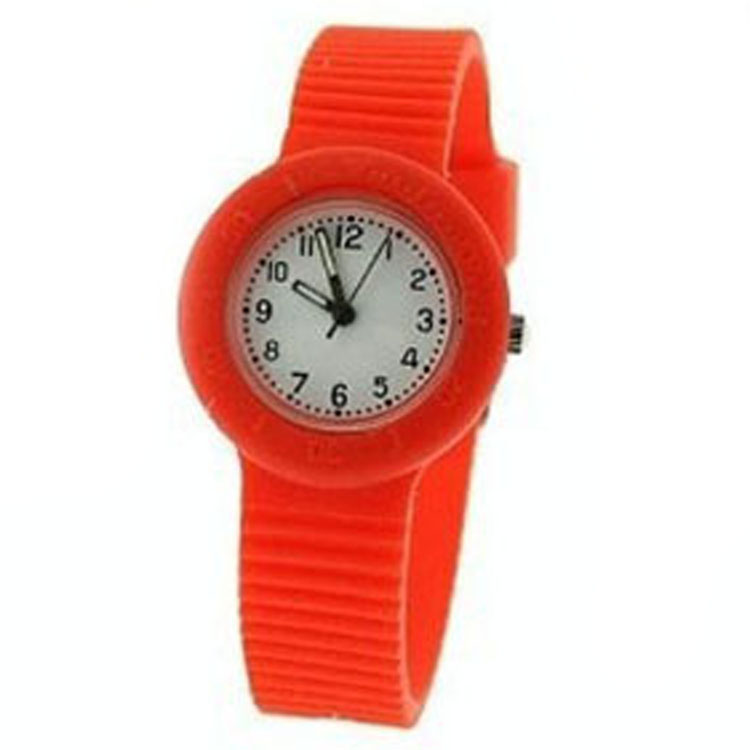 Very light silicone quartz watch