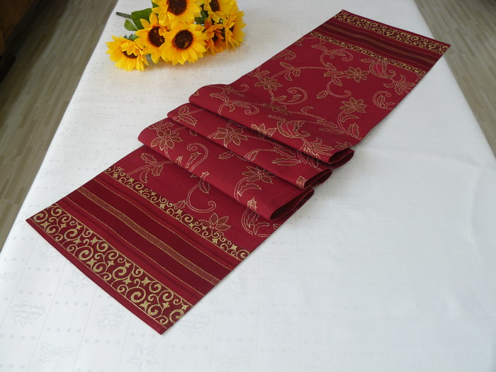 christmas Table Runner, table cloth and napkin