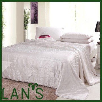 Cotton Jacquard Fabric Mulberry Silk Comforter