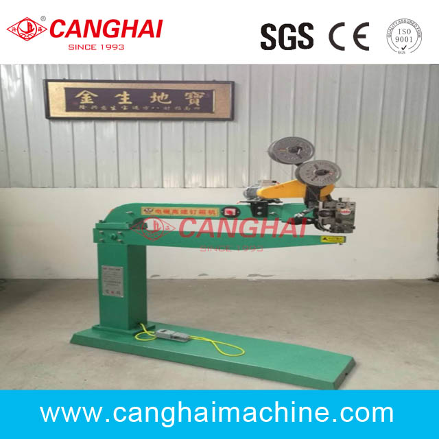 Hot sales high speed electrical manual feeding carton box stitching machines /stitcher