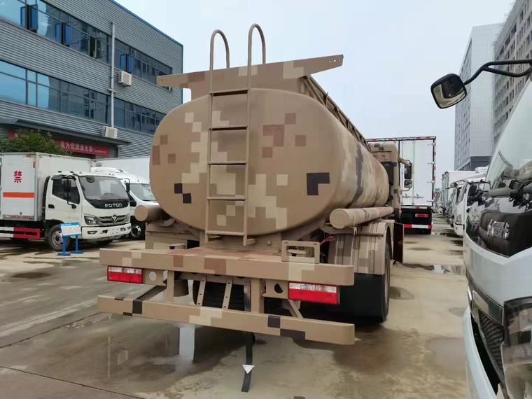 Dongfeng 6x4 خزان المياه خزان الوقود شاحنة سعة