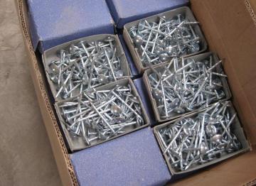 Plain shank roofing nails