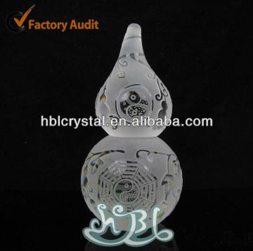 Antique crystal cucurbit model