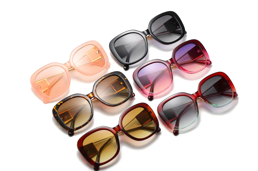 2020 Low MOQ Hot Selling Women Fashion Sunglasses with Metal