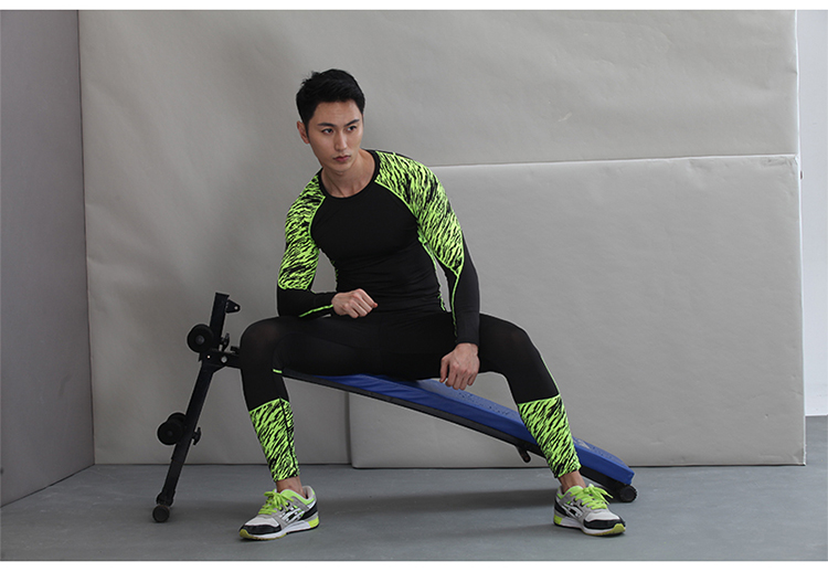 Lidong Custom Fitness Cool Men Workout Clothing Clight เสื้อยืดบีบอัดแน่น