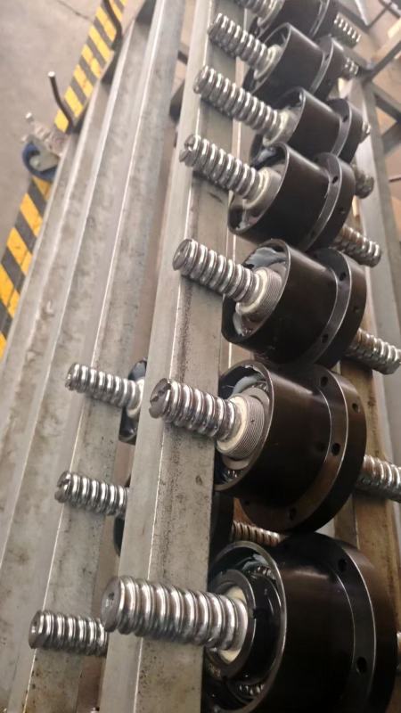 Rotating nut for costomer