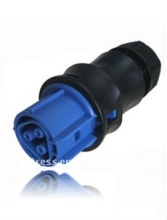 AC connector for grid tied solar inverter