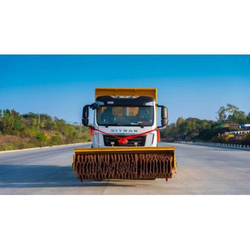 High Quality Diesel/Gasoline Snow Removal Truck