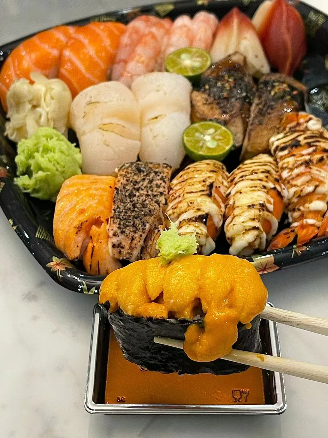 sushi tray and sauce tray