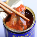 認定付きのトマトソースの缶詰のイワシ