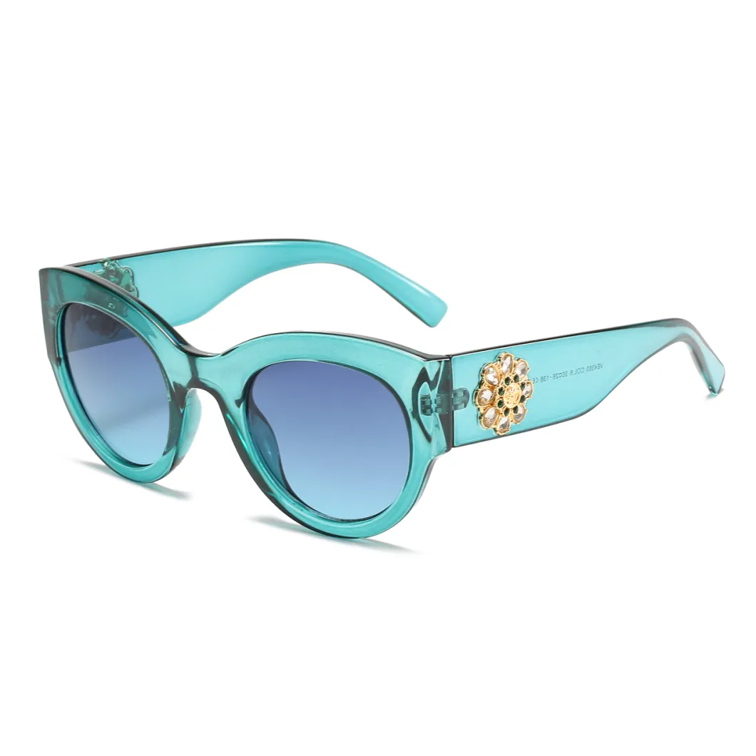 2020 Ready Made Modern Women Fashion Sunglasses with Diamonds