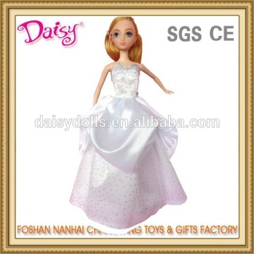 Daisy dolls dress up game wedding dress