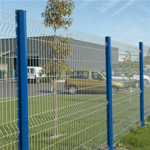 wire mesh fence