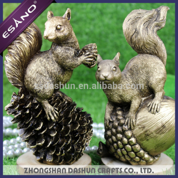 Resin squirrels figurines statue gift craft