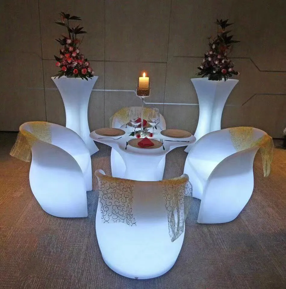 Contemporary LED Cube Seating for Chic Outdoor Gatherings