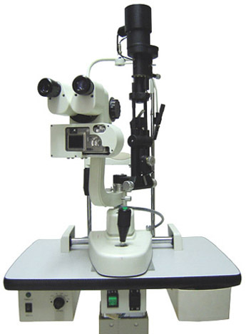 Slitting-Lamp Microscope (SLM-3)