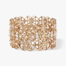 Small flower connected gold bangle with pearl and CZ diamond on