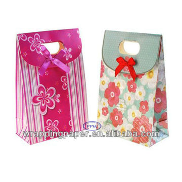 Wedding gift paper bag making by hand