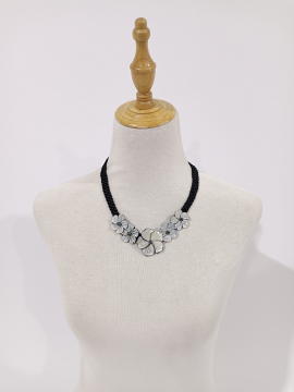 Floral Shape Shell Accessory Necklace Lei