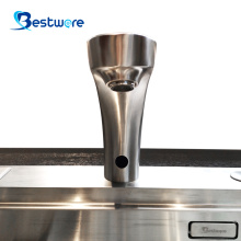 Wasserzeichen automatischer Waschbecken-Sensor-Wasserhahn