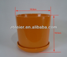 Creamic flowerpot with saucer