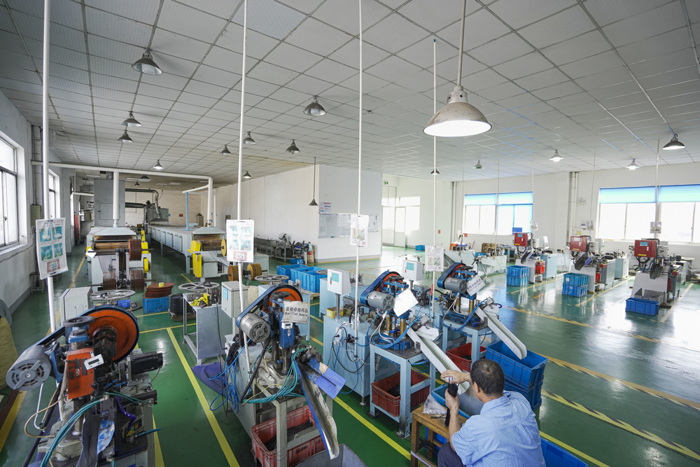 kábeltartó gyár (2) cable cleat factory (2)