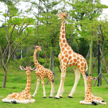 China Factory Outlet Lovely Garden Decor Life Size Yellow Fibreglass Animal Polyresin Giraffe Statue