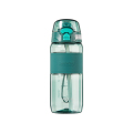 2022 New Desined 630ml/780ml Bottle Sport e BPA Free Water Bottle com palha