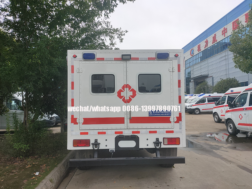 4x4 Ambulance 1