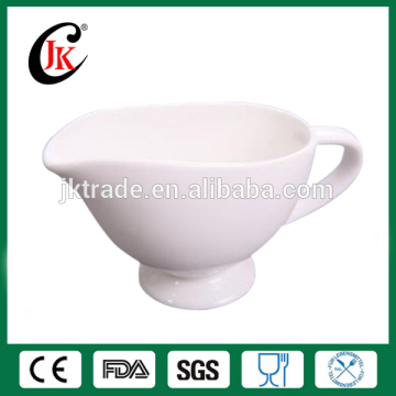 White Ceramic Novelty Personalized Porcelain Gravy Boat