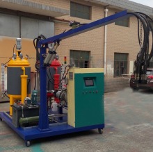 Polyurethane PU Foam Injecting Machine