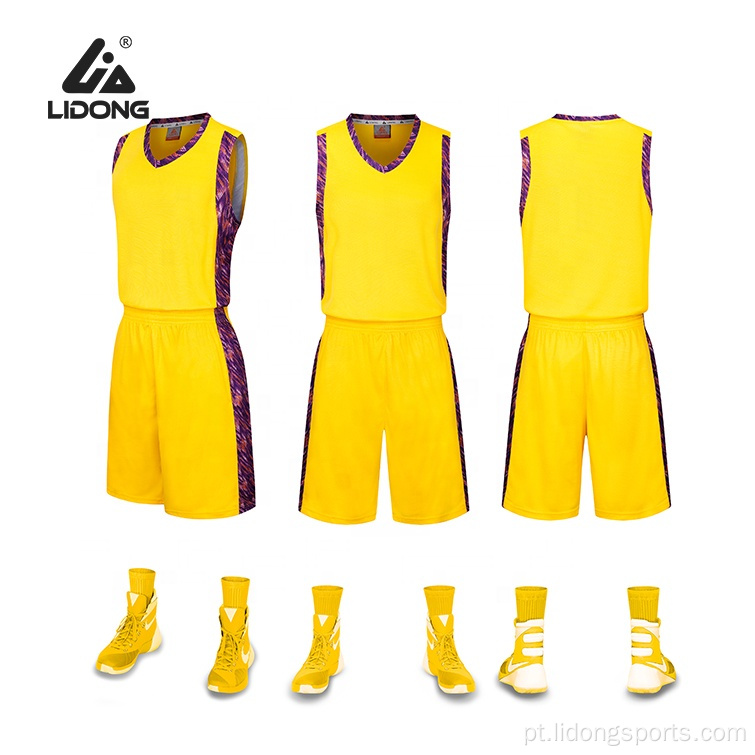 Conjunto de uniformes de camisas de basquete simples de design personalizado