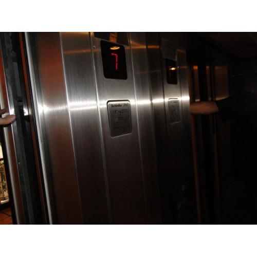 Modernización del ascensor de piezas mecánicas y eléctricas