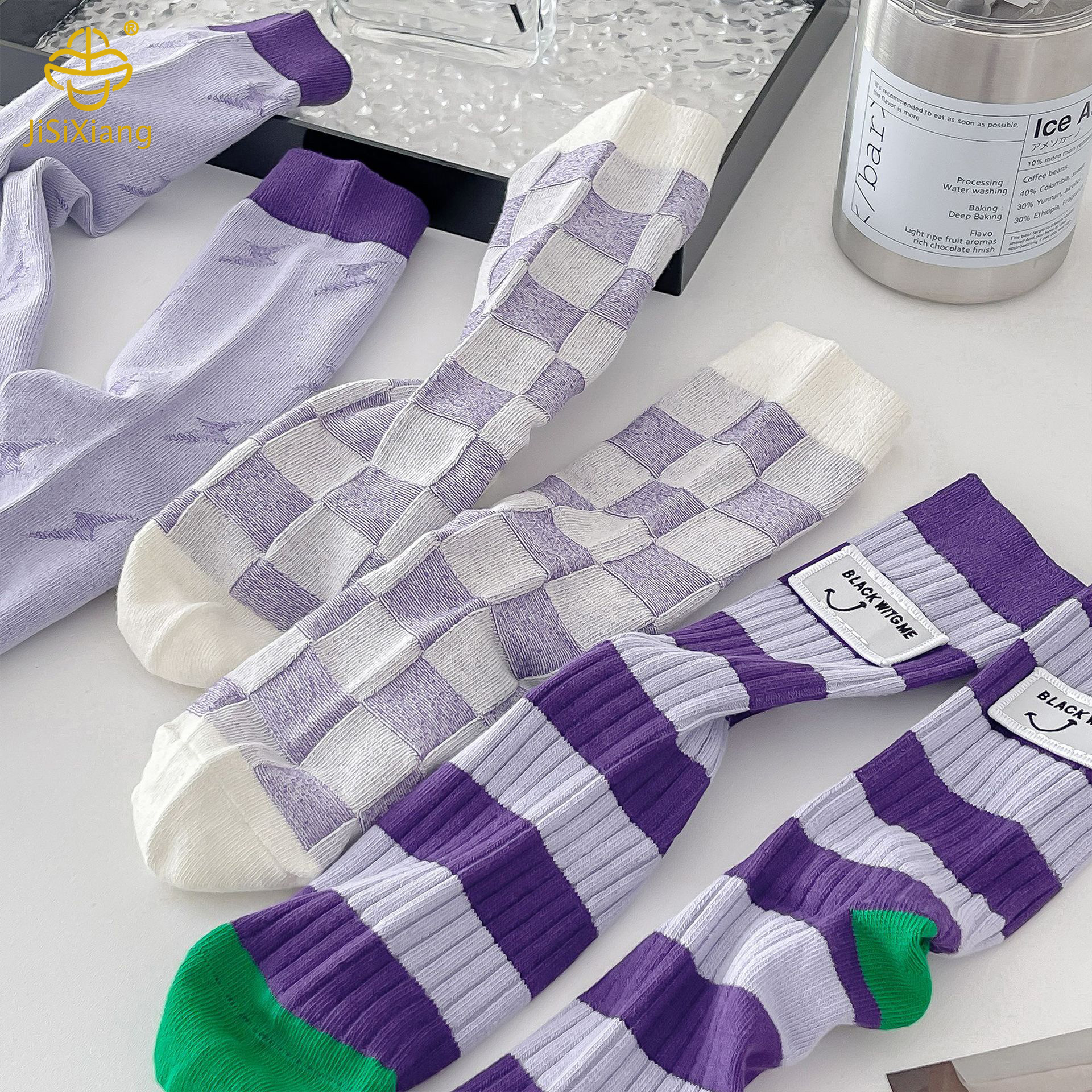 대학 스타일 양말을 가진 한국의 체크 무늬 패브릭 로고 Korean checkered fabric logo with college style socks