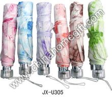 Light-Colored Floral Pattern Umbrella