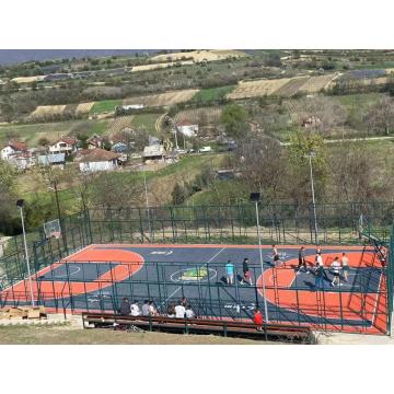 Basketballplatz im Freien Gummi -Floor -Fliesen im Freien