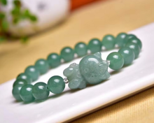 Cat Carving Crystal Healing Stretch Bracelet