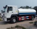 HOWO 4x2 stalen watertankwagen 12000 liter