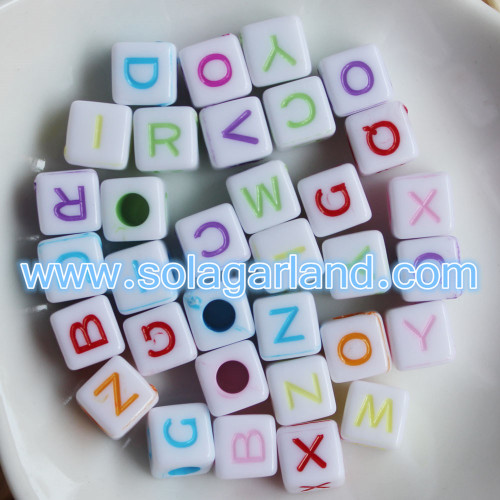 Perles en plastique lâches matérielles Alphabets lettre cube carré perles charmes 7MM