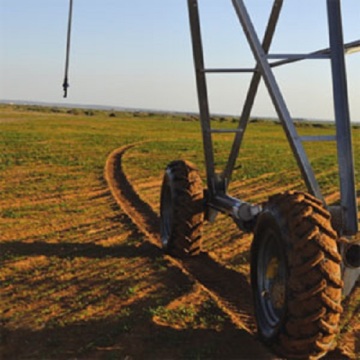 Farm Field center pivot irrigation system