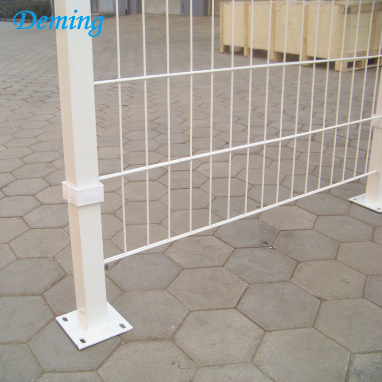 Electric Galvanized and PE Coated Metal Decofor Panel Fence