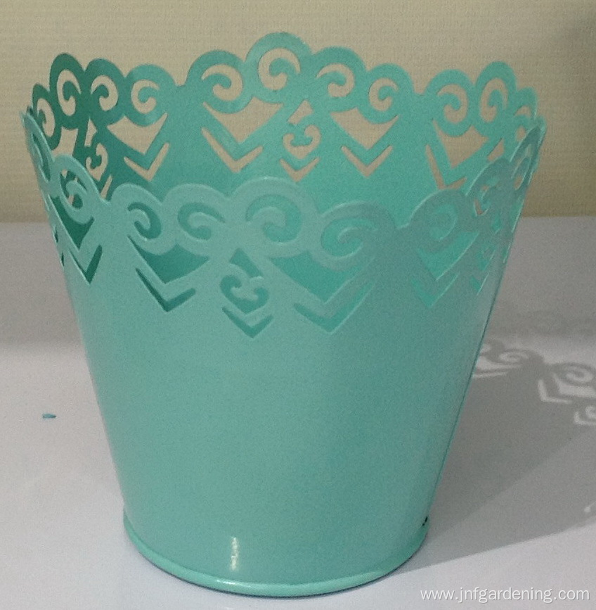 Nordic lace trim flower bucket