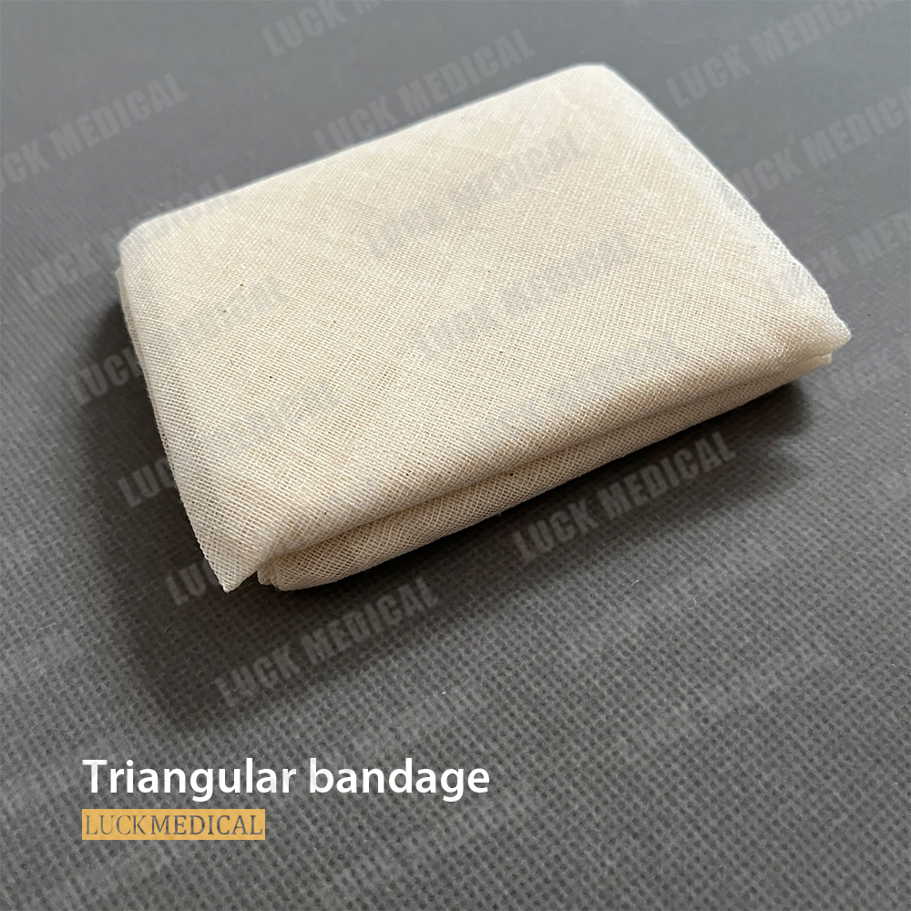 Plis de bandage triangulaire médical