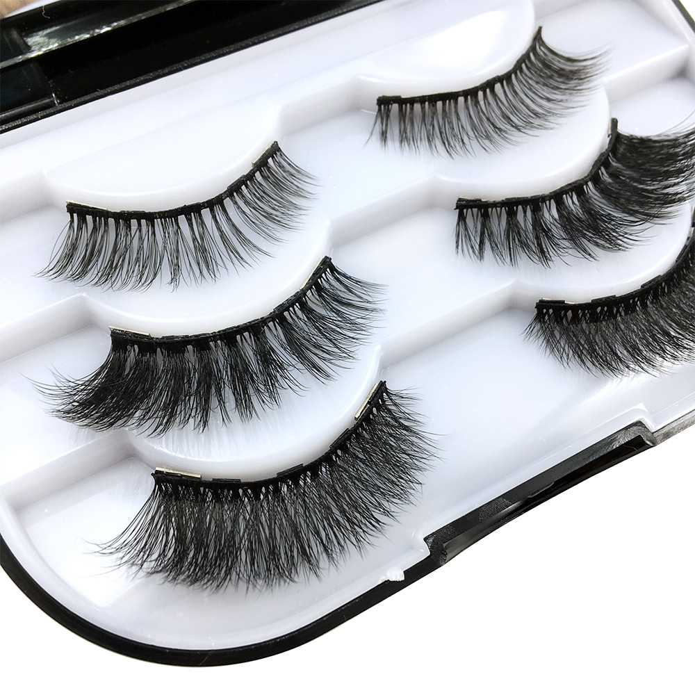 Three pairs magnetic eyelashes in black plastic box