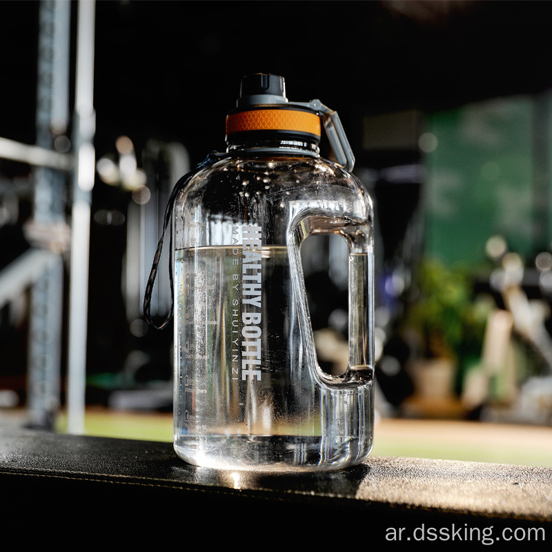 أزياء للياقة البدنية الرياضة زجاجة المياه تدرج كبير السعة غلاية القش المحمولة مقبض كوب الفضاء البلاستيك