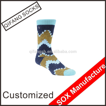 OEM Available Mens knitted custom dress socks