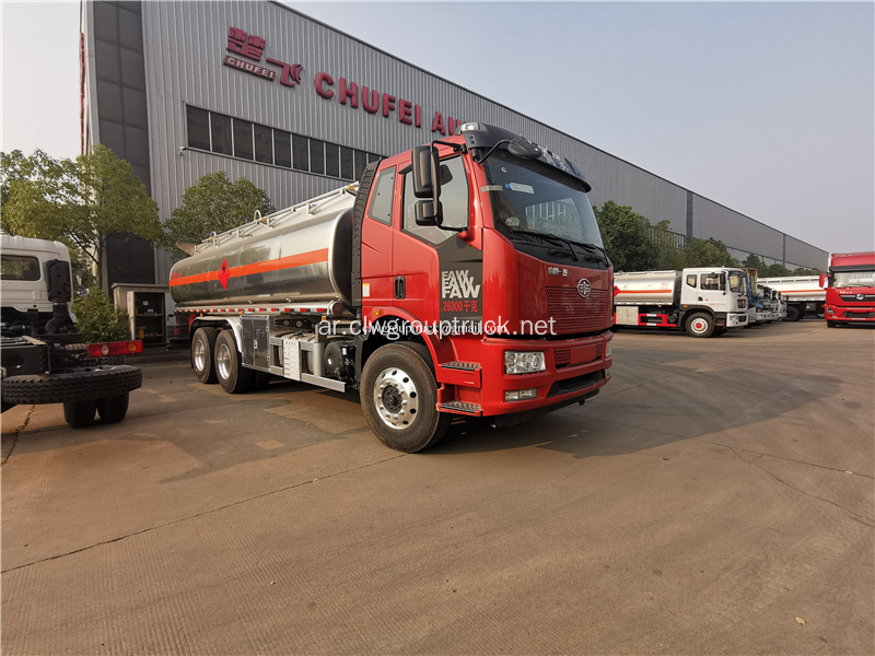 18000Liters Oil tanker truck 6x4 type للبيع