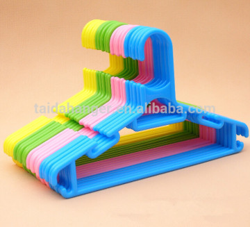 babies clothes hangers ,small size plastic hangers,colorful clothes hanger