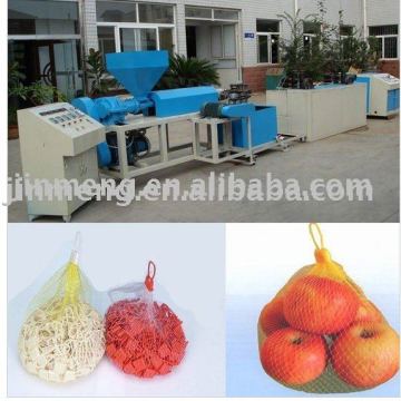 Plastic forming net extruder